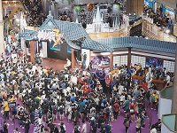 La foule au stand de MihoYo à la Gamescom