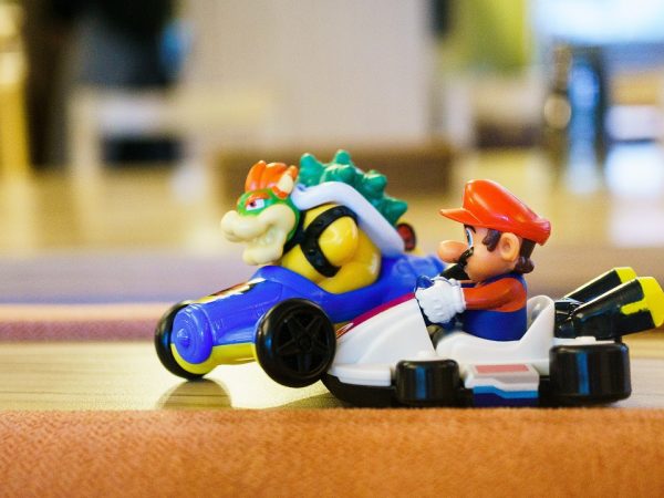 Figurines de Bowser et Mario